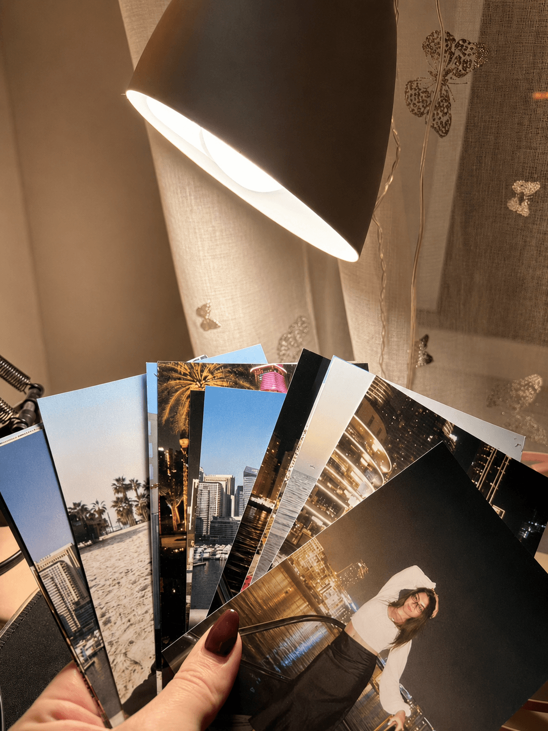 Стопка напечатанных фотографий 10 × 15 см